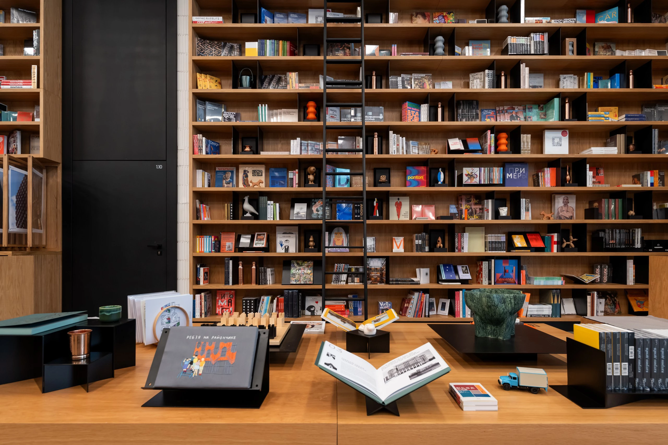 Музейный магазин «ЗИЛАРТ»