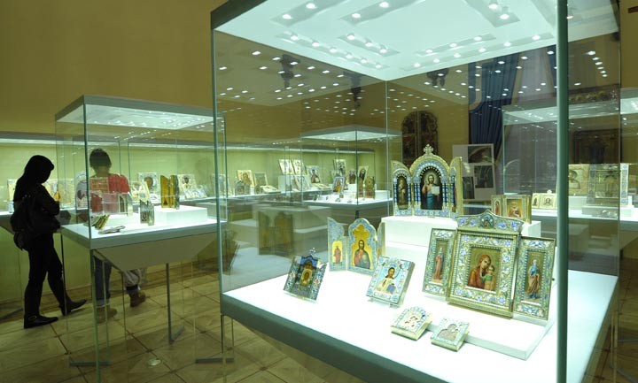 Дмитрий Медведев открыл музей Фаберже в Шуваловском дворце
