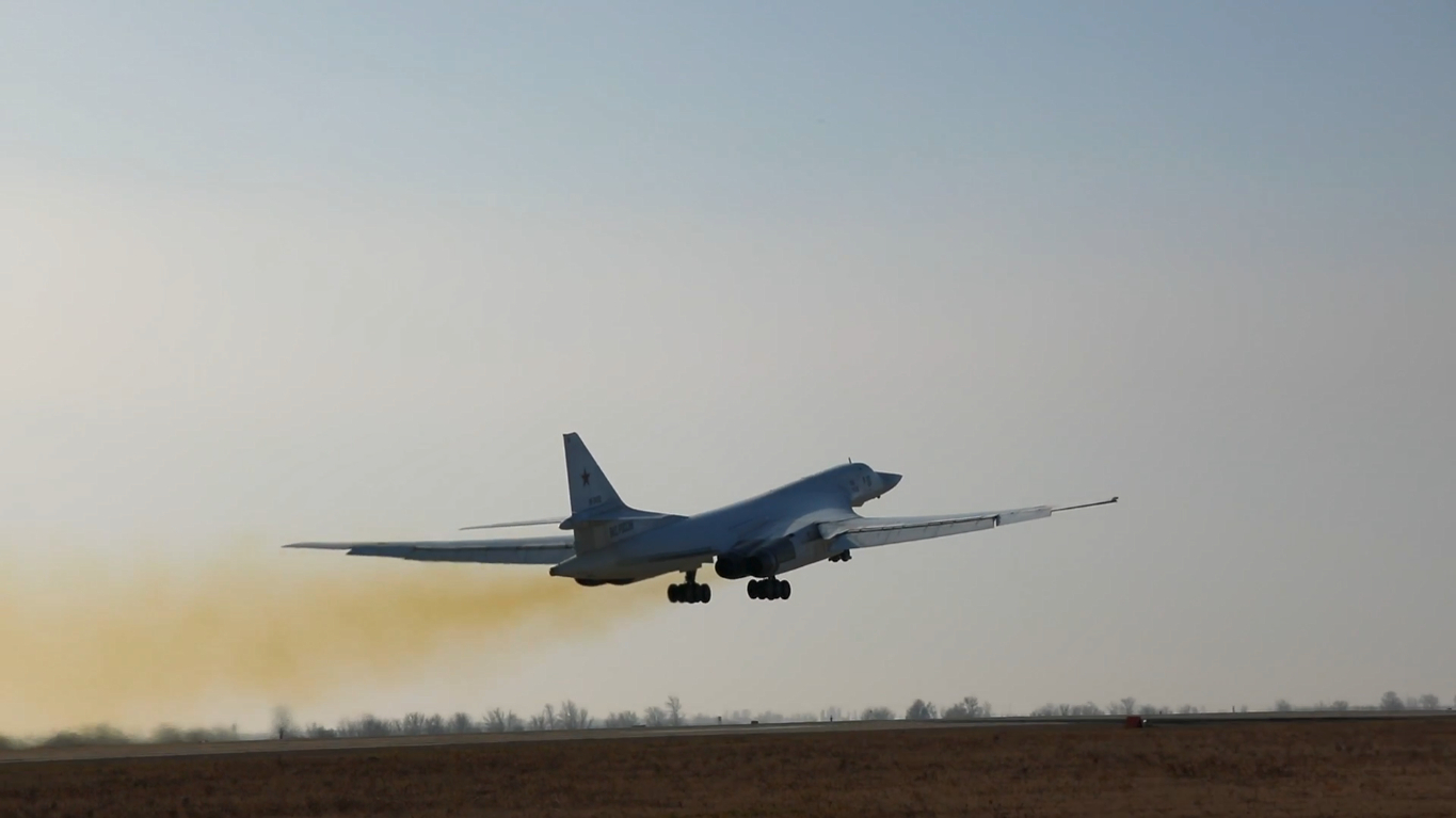 Российские Ту-160 отработали бомбометание у границ Белоруссии с Польшей