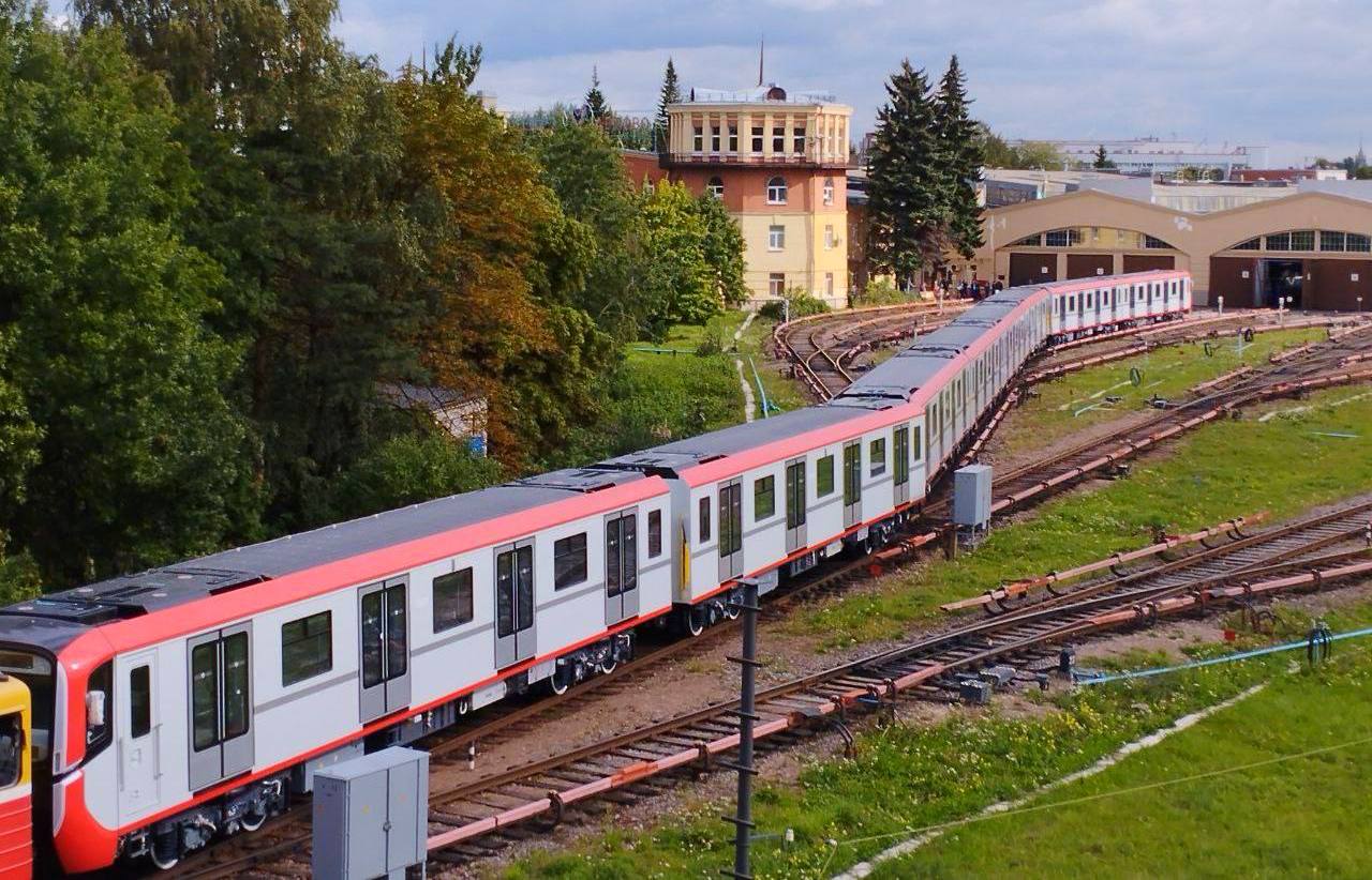 поезд метро балтиец