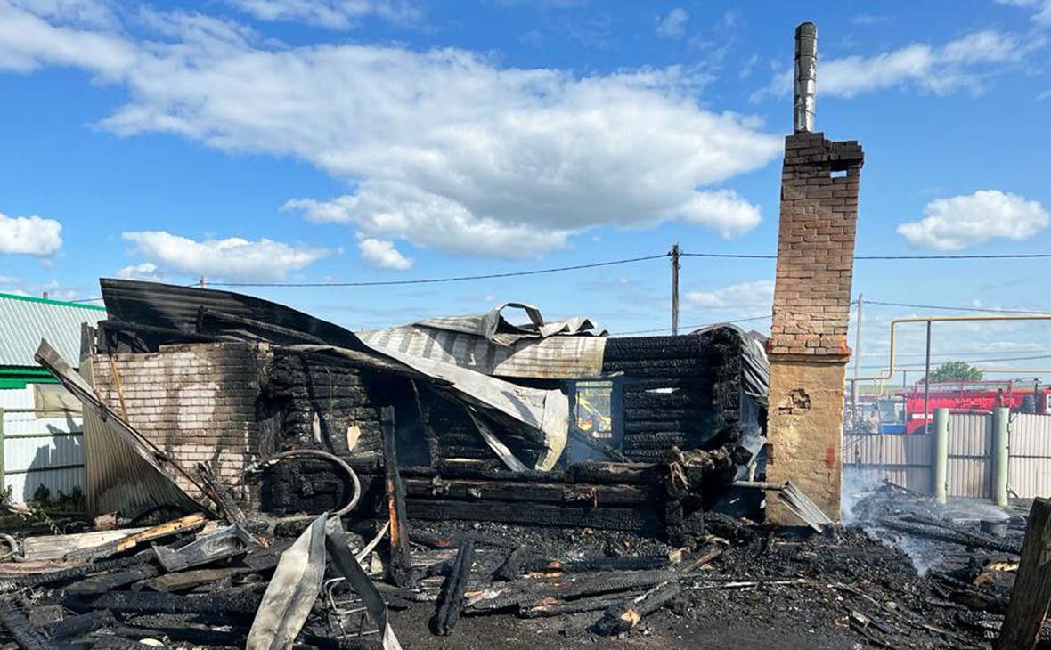 В Татарстане при пожаре в частном доме погибли четверо детей — РБК