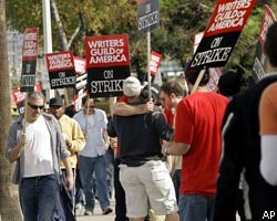 В США из-за забастовки увольняют сотрудников телешоу