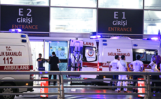 Скорая помощь&nbsp;в международном аэропорту&nbsp;Ататюрк. Стамбул




