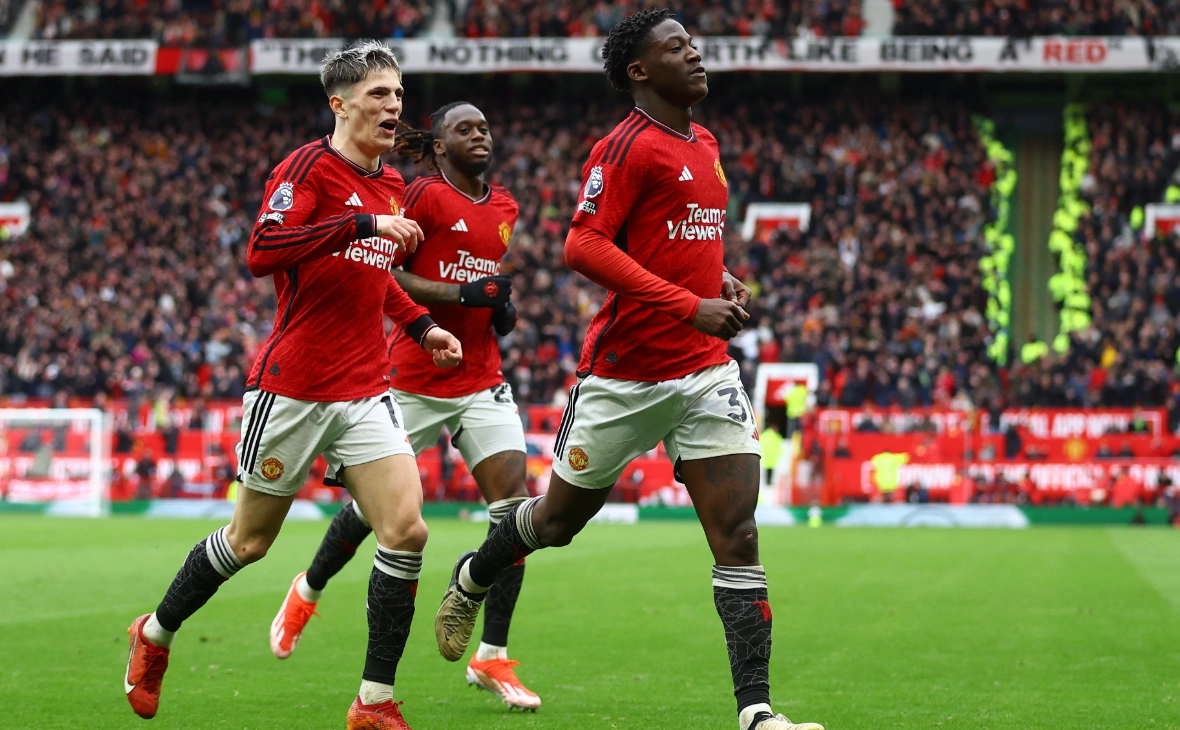 Carl Recine / Reuters