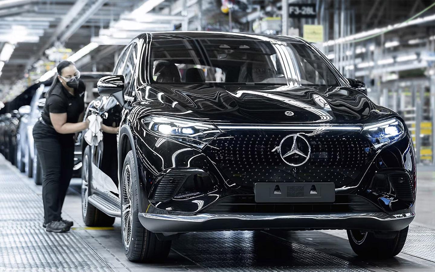 Mercedes-Benz потерял более €3 млрд за полугодие. Мы выяснили причины