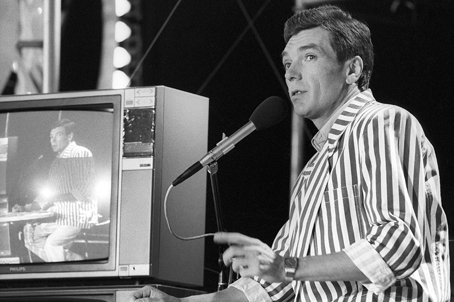 Николаев, помимо утренних шоу, вел многие другие программы на радио и телевидении. Он был ведущим новогоднего &laquo;Голубого огонька&raquo;, детской передачи &laquo;Спокойной ночи, малыши!&raquo; и фестиваля &laquo;Песня года&raquo;. Известность Николаева была так велика, что, по его собственным словам, ему зачастую приходилось покидать телецентр через запасной выход, чтобы не столкнуться с поклонницами.

На фото&nbsp;&mdash; парад ТАСС &laquo;Музыкальный Олимп&raquo;, ведущий Юрий Николаев представляет участников