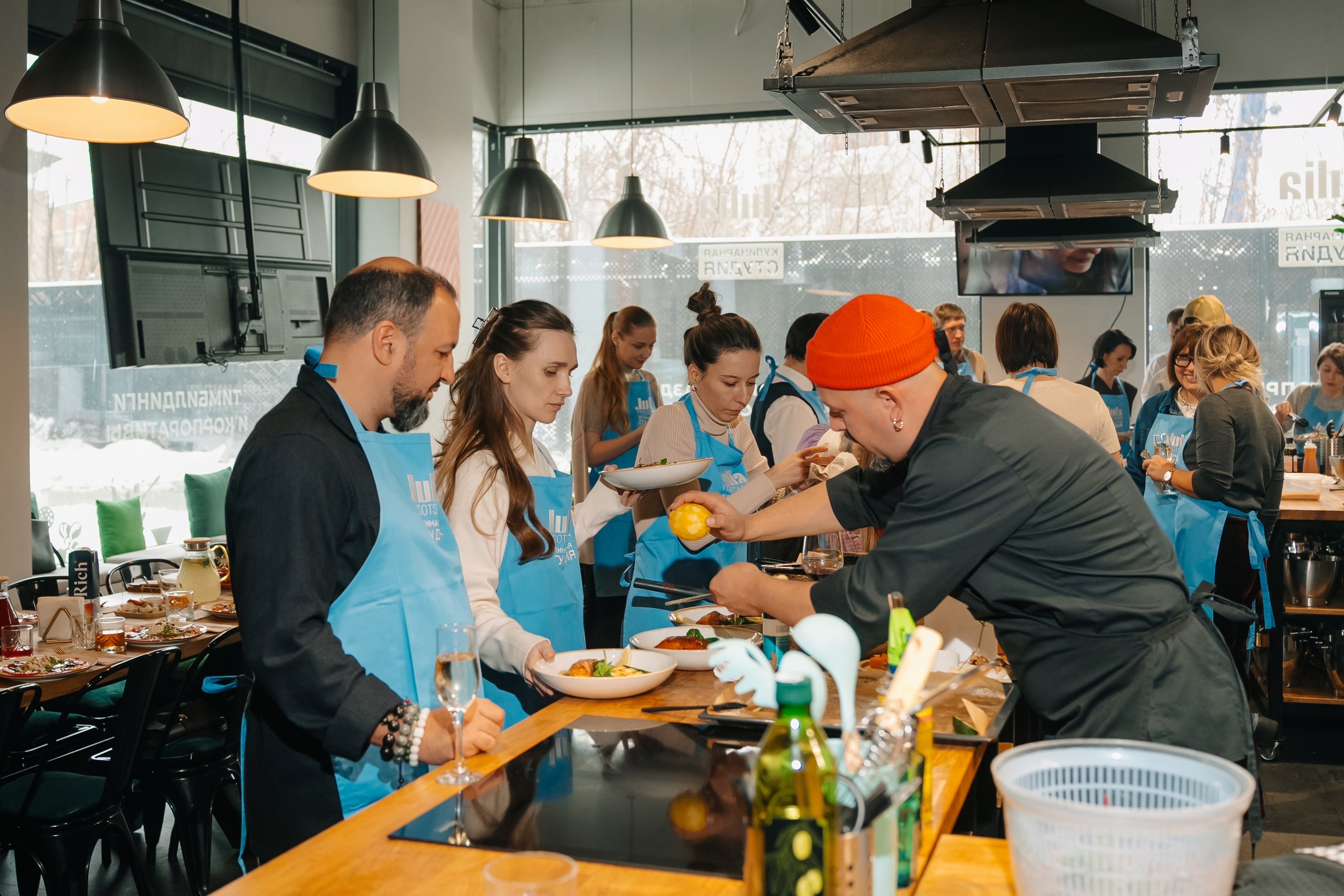 Встретили весну творчески: франчайзеры поучаствовали в кулинарном баттле