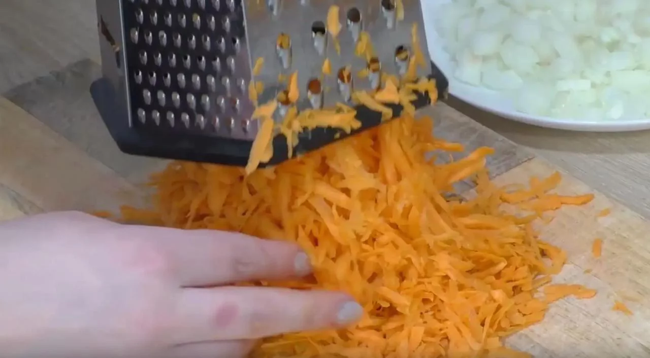 Используйте крупную терку