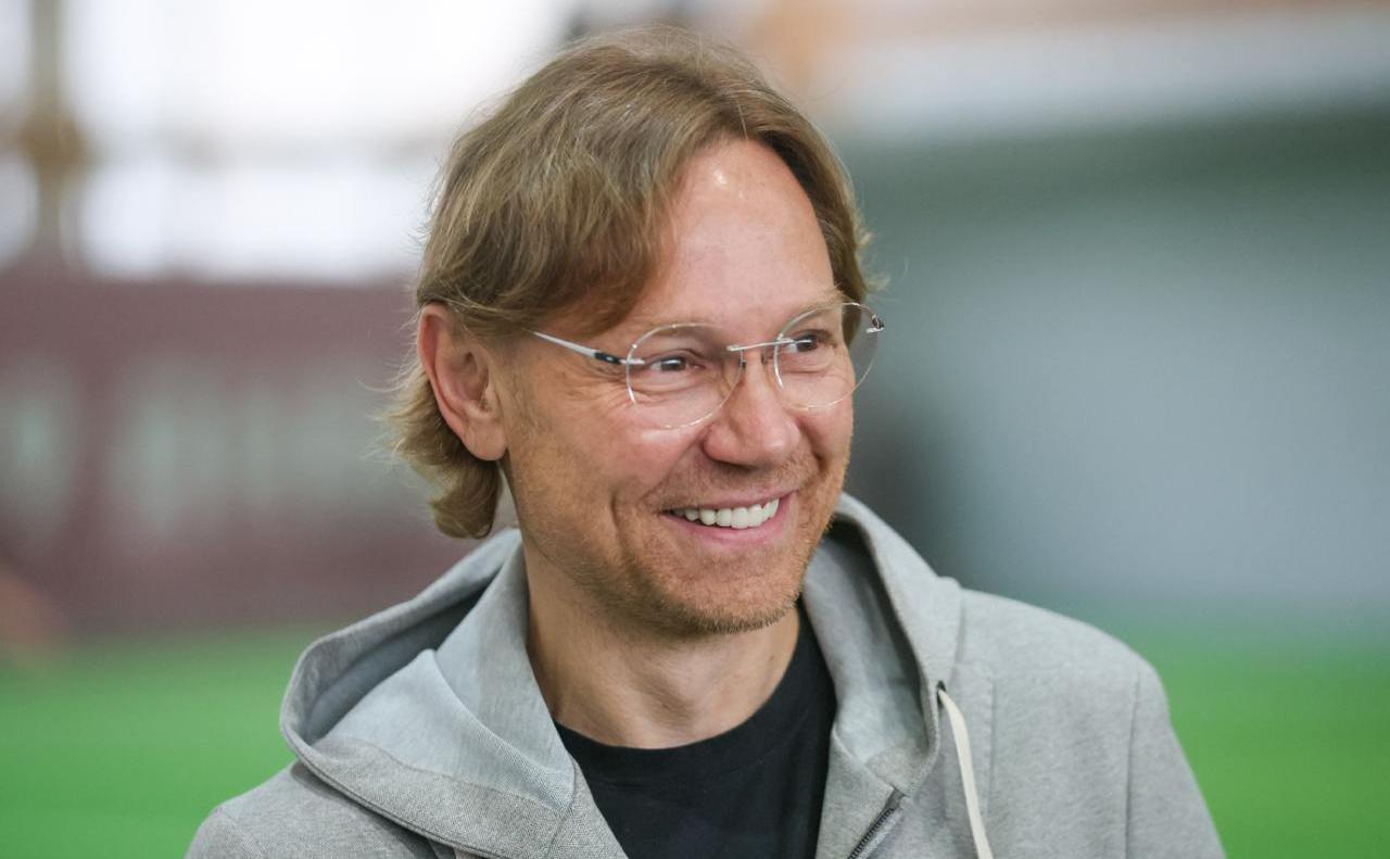 Валерий Карпин