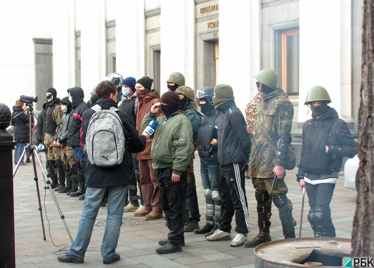 Власть Майдана: как живет Киев после революции