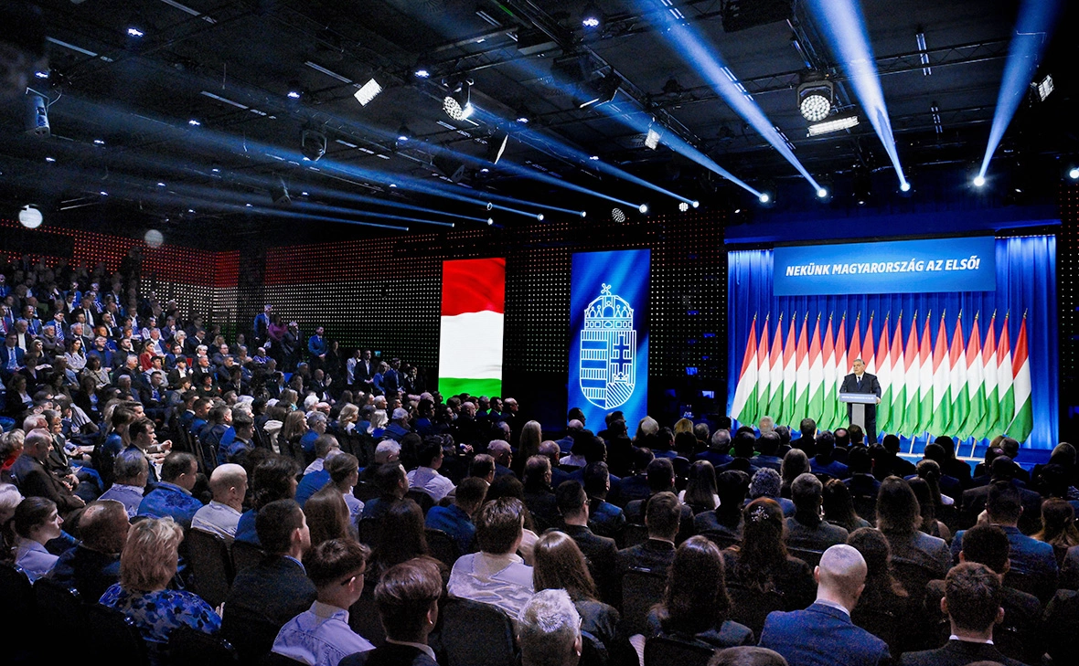 Szilard Koszticsak / Reuters