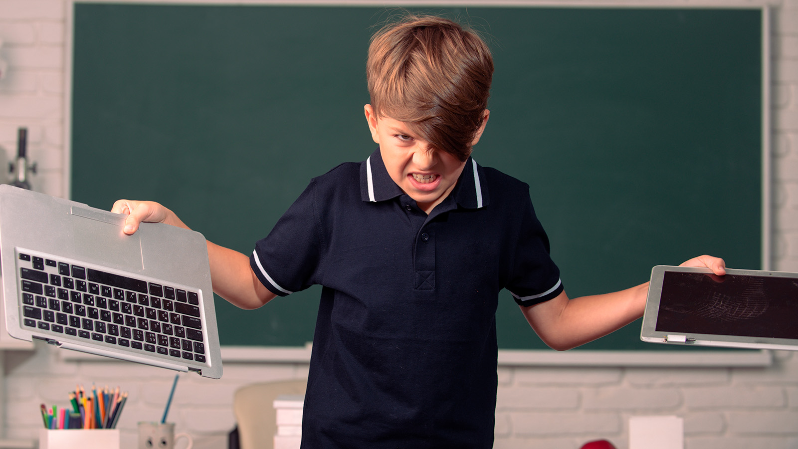 «Ребенок как зеркало». Эксперты обсудили причины детской агрессии