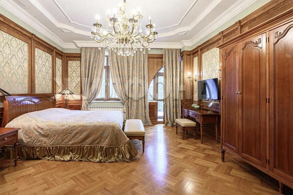 Как выглядят самые дорогие продающиеся в мегаполисах России дома