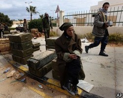 Правозащитники: Войска М.Каддафи используют кассетные боеприпасы