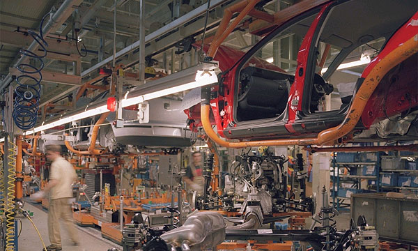 Renault и PSA Peugeot Citroen сокращают объемы производства
