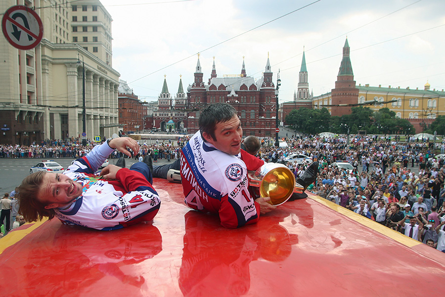 На чемпионате мира 2014 года, который прошел в Минске, Овечкин впервые был назначен капитаном российской сборной и вместе с командой в третий раз взял золото
