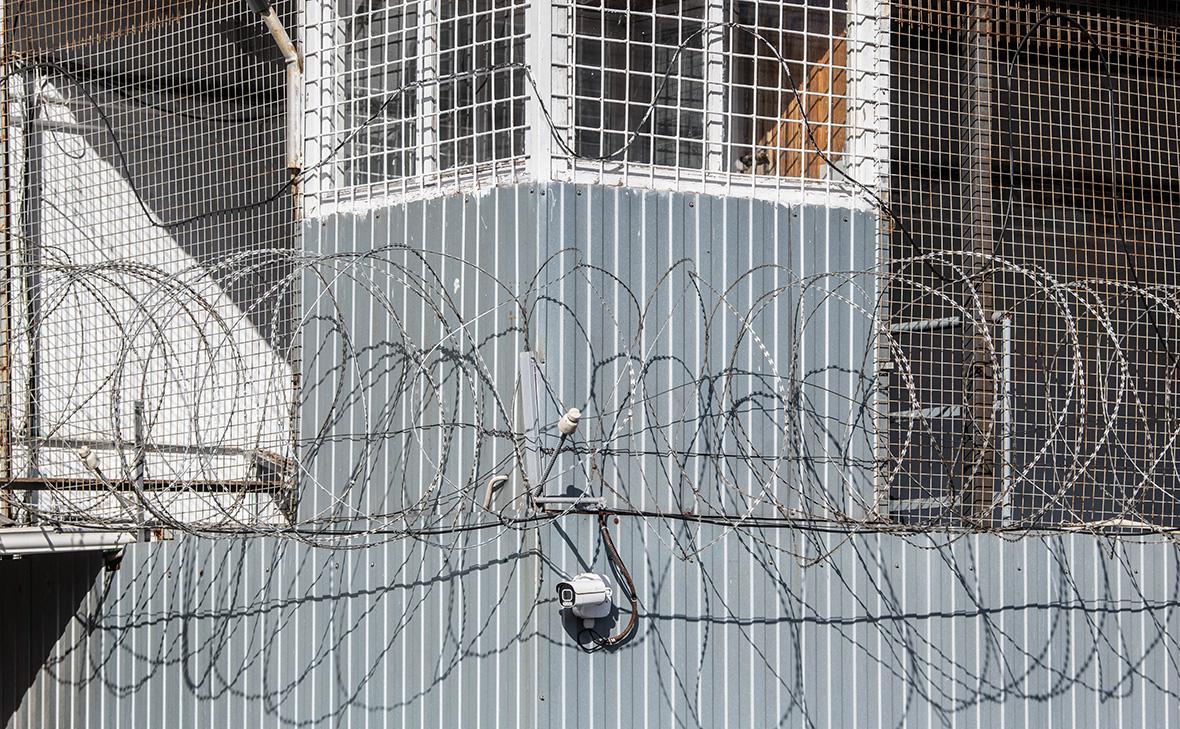 V regiji Kaluga obsojenec polil vodjo kolonije s kislino