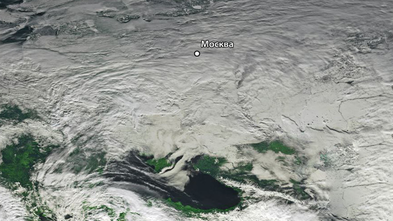 Cпутниковый снимок снежного циклона, который установился над Москвой 