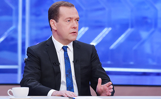 Премьер-министр России Дмитрий Медведев&nbsp;в ходе&nbsp;интервью, посвященного итогам работы правительства


