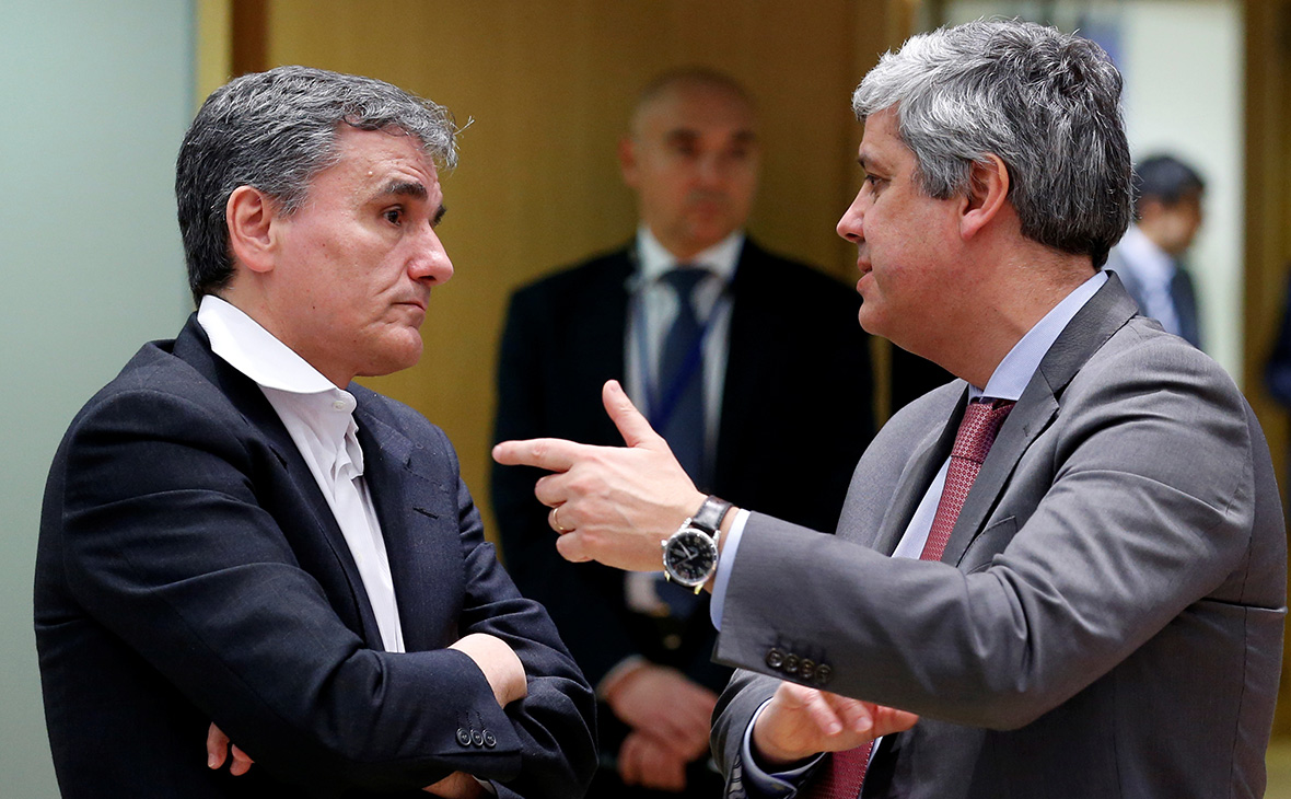 Министр финансов Греции&nbsp;Эвклид Цакалотос (слева) и&nbsp;Марио Сентено