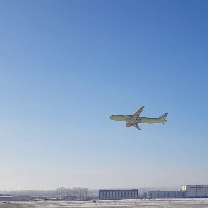 Как прошел первый полет МС-21 с импортозамещенным крылом"/>













