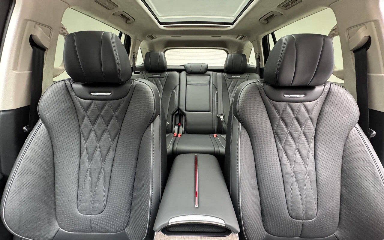 Hongqi HS7