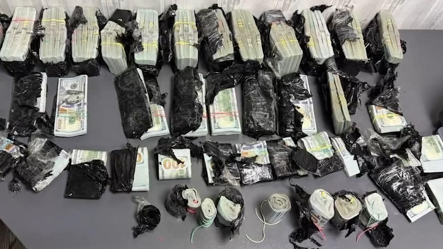 Женщина пыталась вывезти с Украины спрятанные в автомобиле $970 тыс.