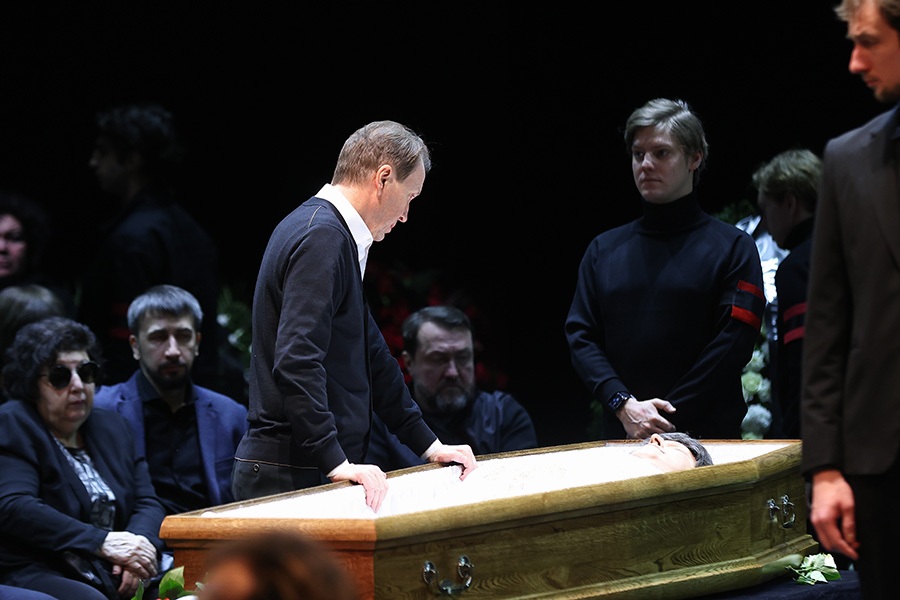 Художественный руководитель Государственного театра наций, народный артист Евгений Миронов