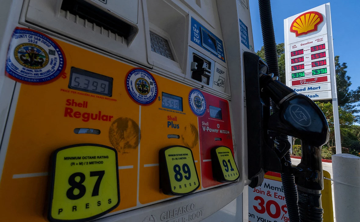 Mike Blake / Reuters