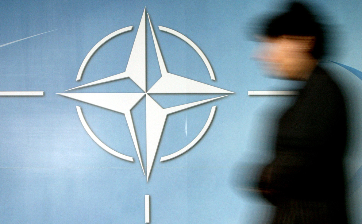 Правительство Швеции задекларировало отказ от членства в НАТО"/>













