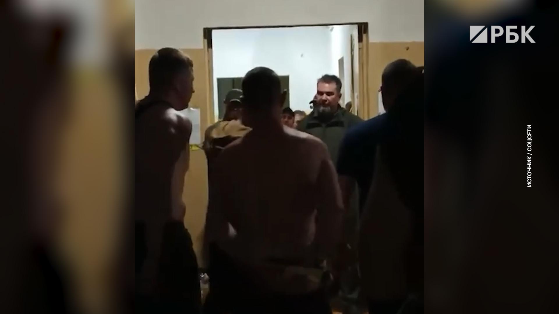 В киевском ТЦК полиция дубинками подавила бунт мобилизованных. Видео