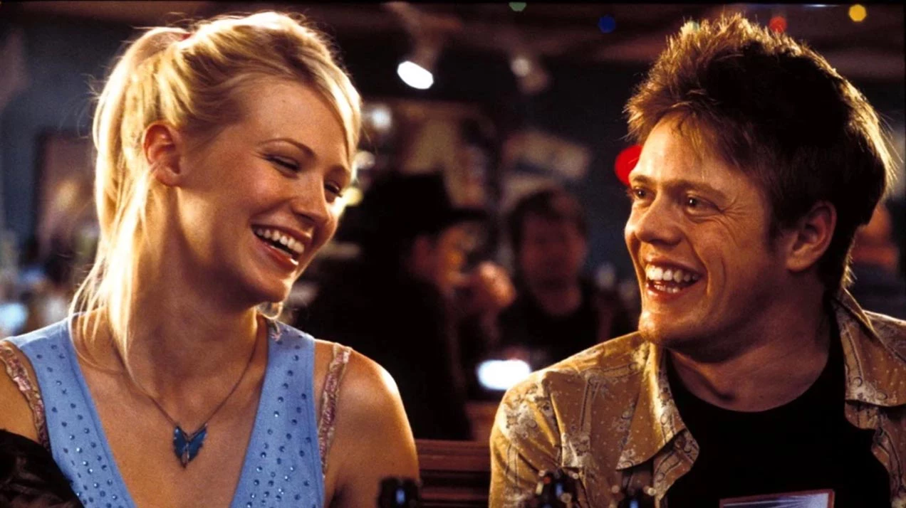 От шампанского до американского пива: что пьют герои «Реальной любви»