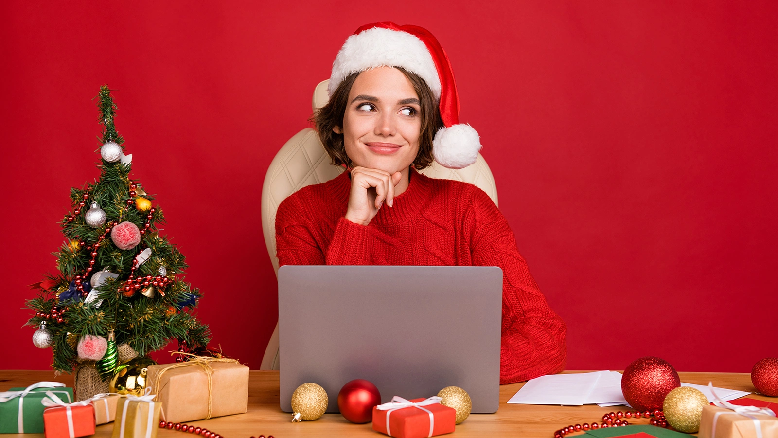 В Роструде пояснили, кому положена 13-я зарплата