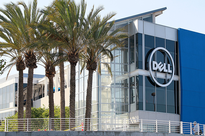 Dell
26 января стало известно, что производитель компьютерной техники Dell запретил российским партнерам поставлять свою продукцию в Крым. Об этом компания уведомила партнеров письмом, в котором ссылалась на указ Барака Обамы. Запрет на продажу техники Dell на полуострове вступает в силу с 1 февраля 2015 года.