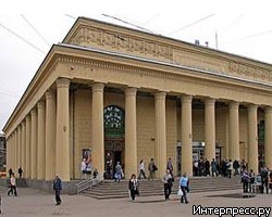На станции метро "Кировский завод" начался ремонт эскалатора