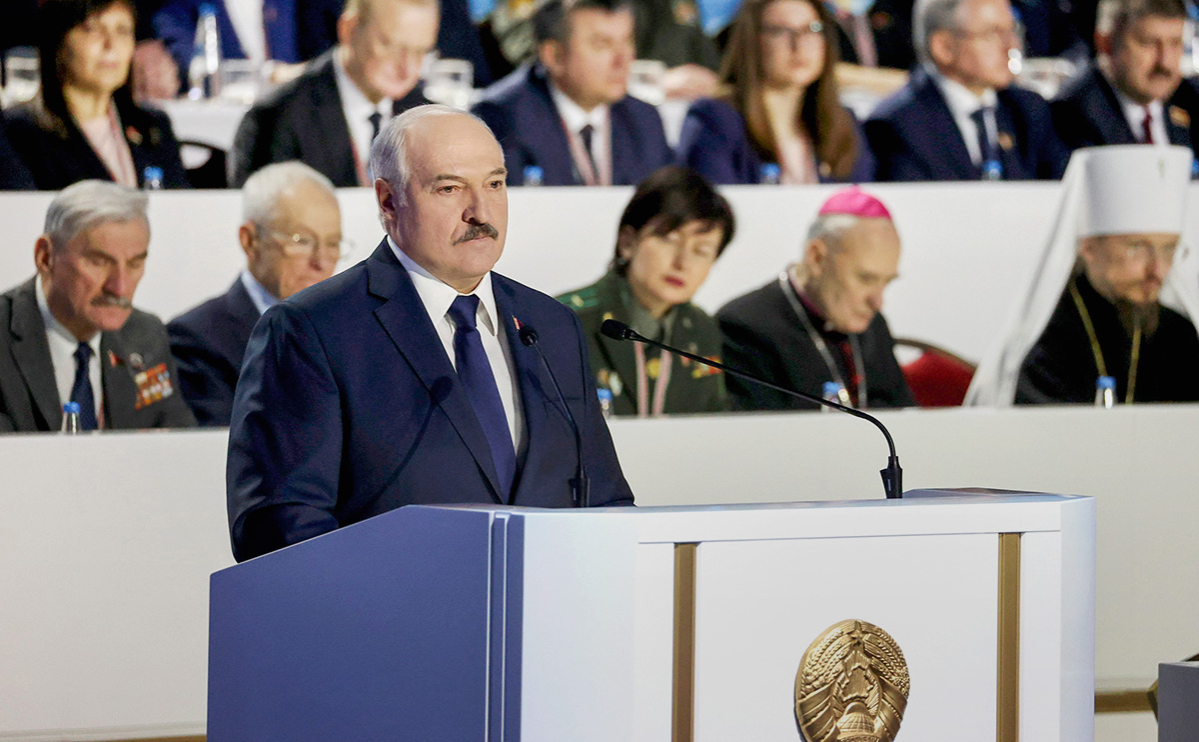 Александр Лукашенко во время выступления на VI Всебелорусском народном собрании во Дворце Республики, Минск