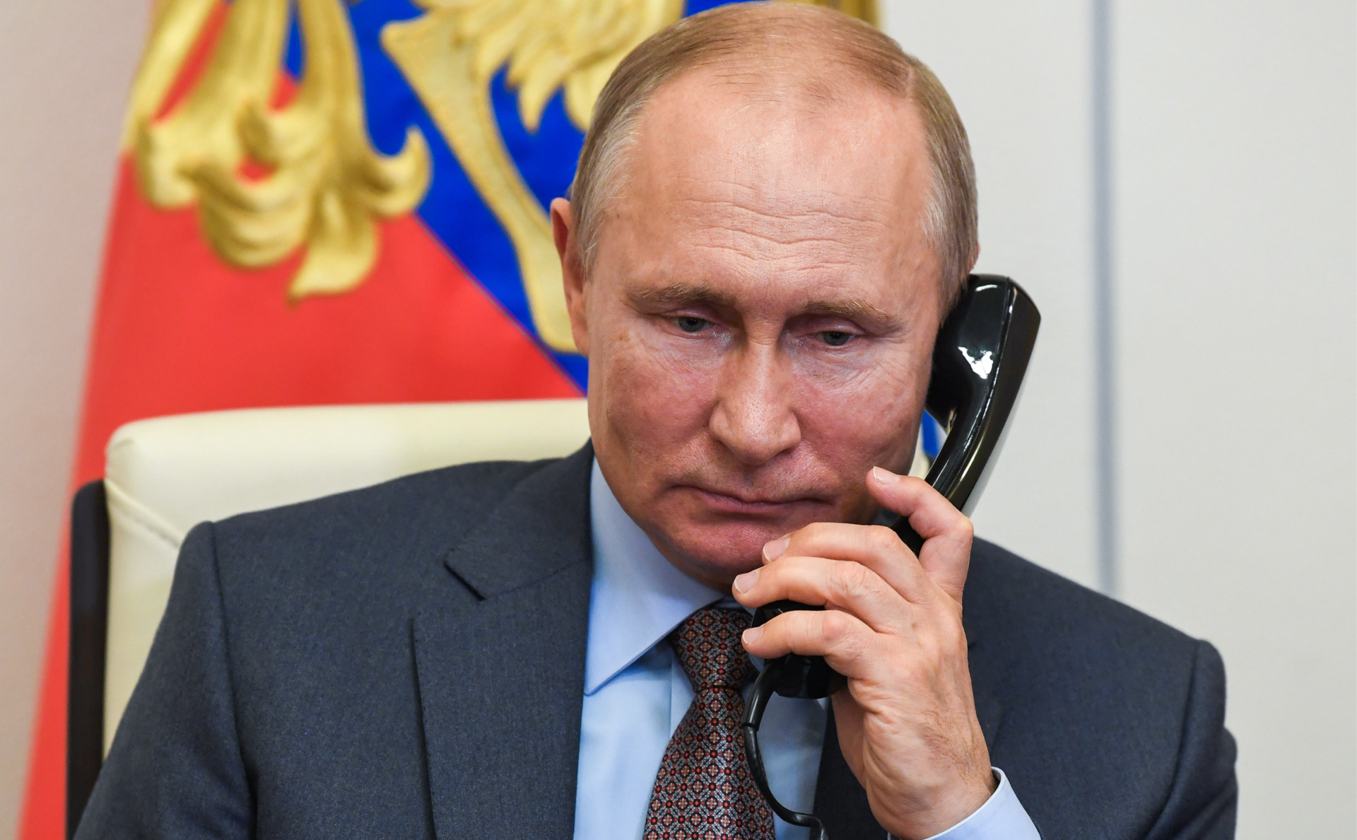 Путин указал Байдену на возможность разрыва отношений из-за санкций"/>














