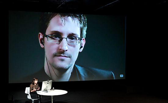 Эдвард Сноуден выступил по спутниковой связи на фестивале журнала The New Yorker. 11 октября 2014 г. Нью-Йорк, США