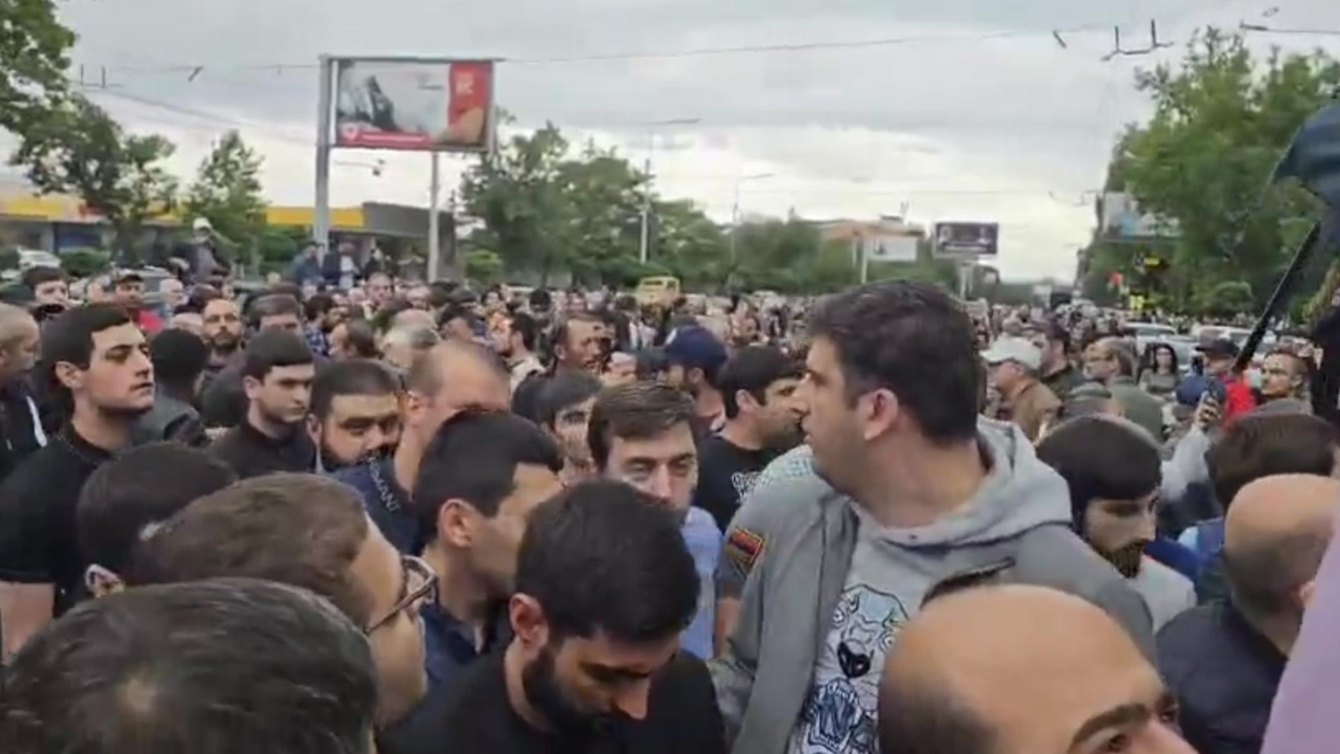 Противники ареста «похитившей» сына Пашиняна вышли на акцию протеста