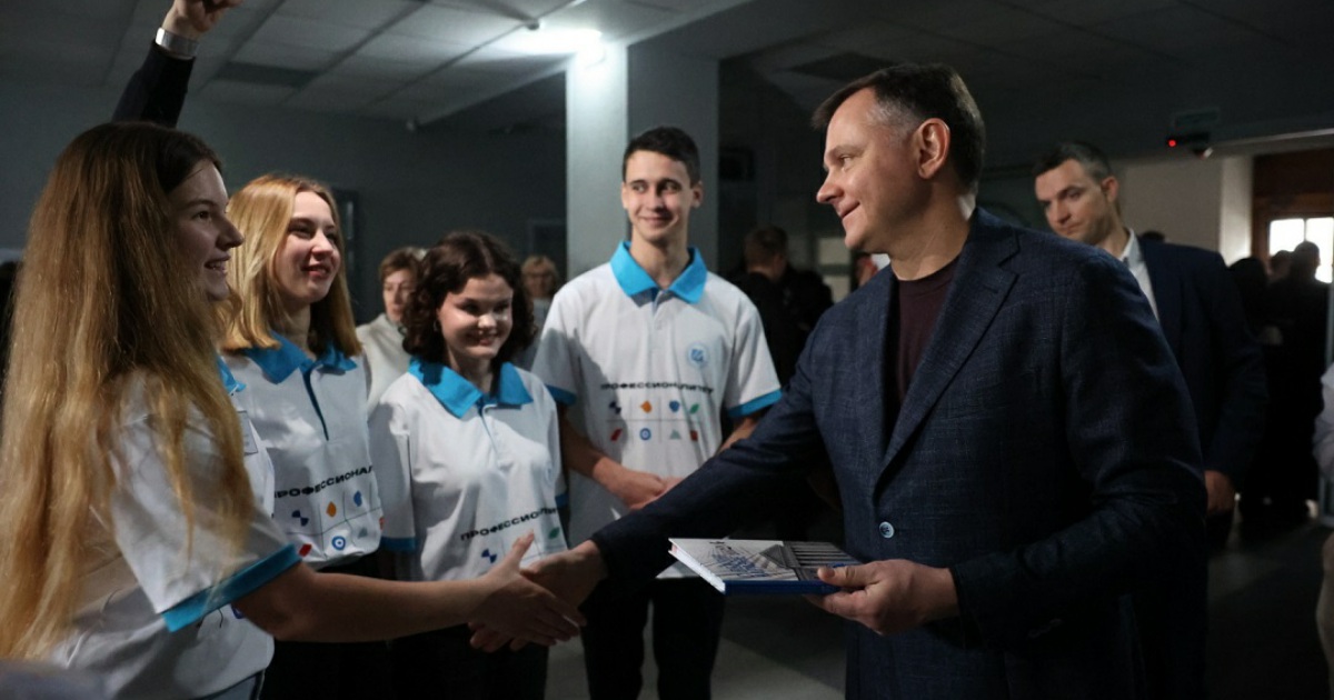 Где находится реле генератора камаз. Где находится реле генератора камаз
