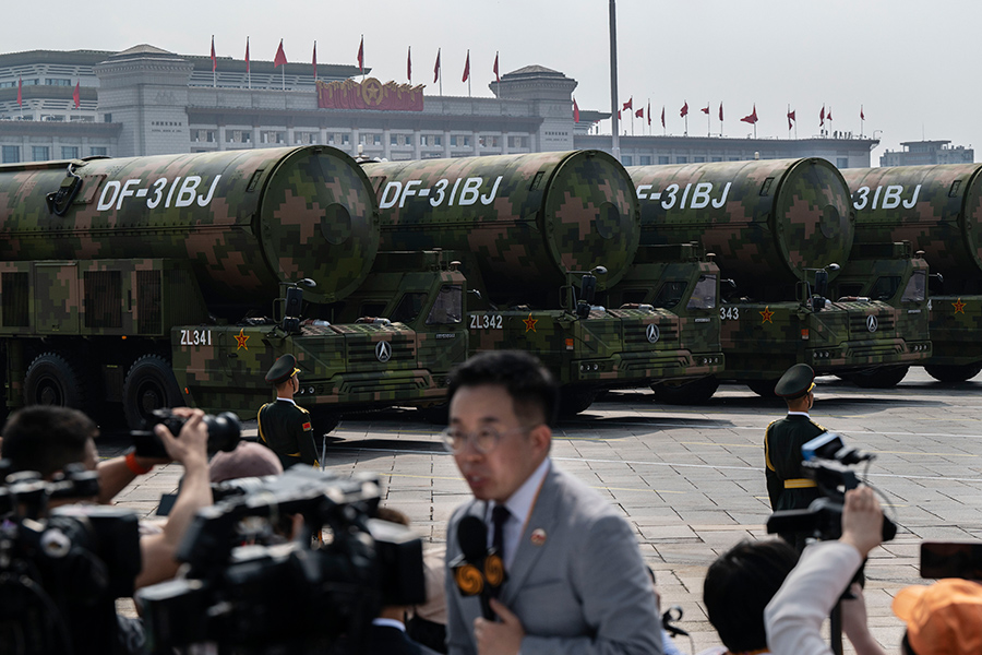 МБР DF-31BJ - модификация мобильной ракеты DF-31, которая может доставлять одну боеголовку мощностью 200&ndash;300 кт на расстояние до 7,2 тыс. км.