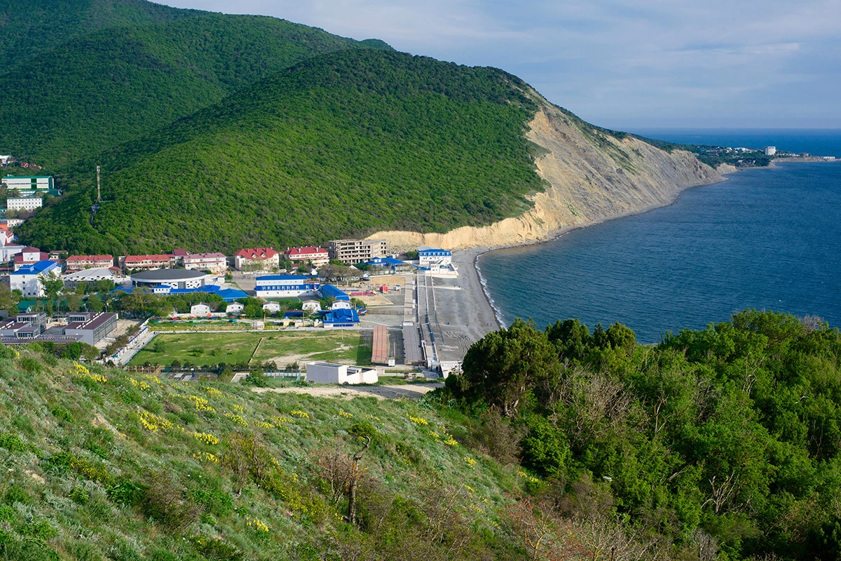 Центр «Смена» расположен в одном из самых живописных мест Краснодарского края