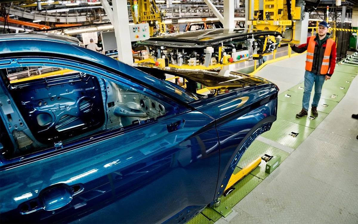 АвтоВАЗ рассказал о новом оборудовании на заводе. Все для Lada Azimut