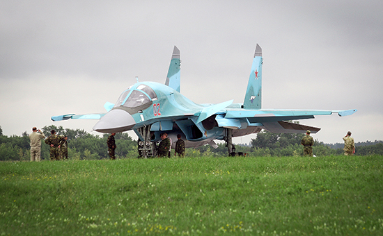 Фронтовой бомбардировщик Су-34. Архивное фото