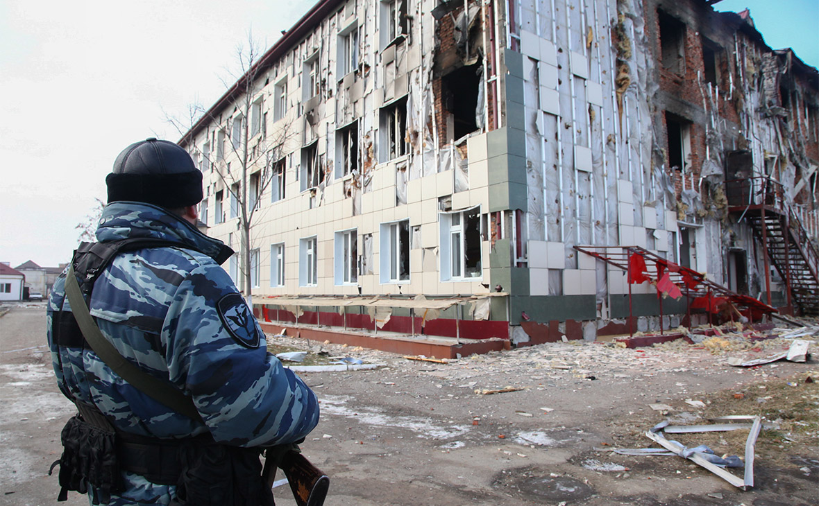 Восстановительные работы в Грозном после спецоперации по нейтрализации боевиков. 2014 год