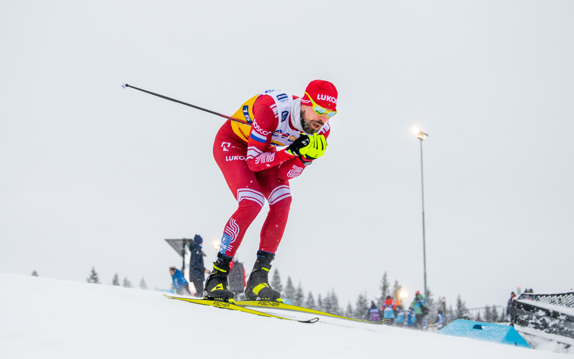 Российский лыжник Устюгов вышел в полуфинал в спринте на Олимпиаде
