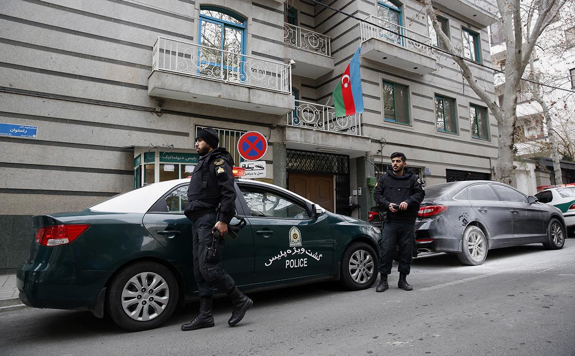 Вид на здание посольства Азербайджана&nbsp;в Тегеране после нападения