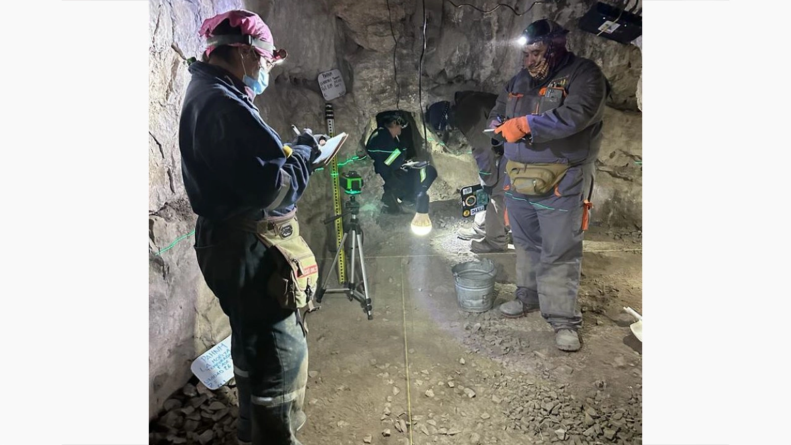 <p>В Мексике в пещере Ла Морита II нашли останки трех человек. Костям примерно&nbsp;3000&ndash;2500 лет</p>