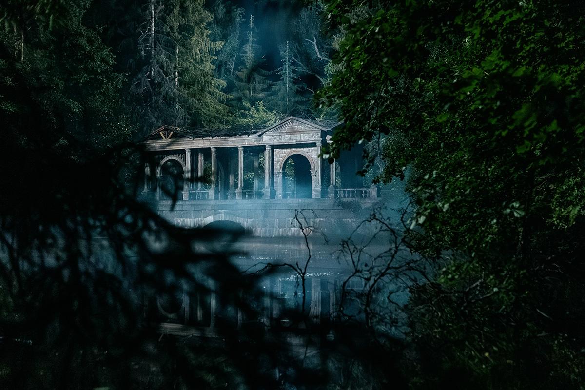 На съемках сериала «Очарованные»