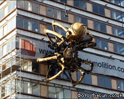 Гигантский механический паук пугает жителей Ливерпуля 